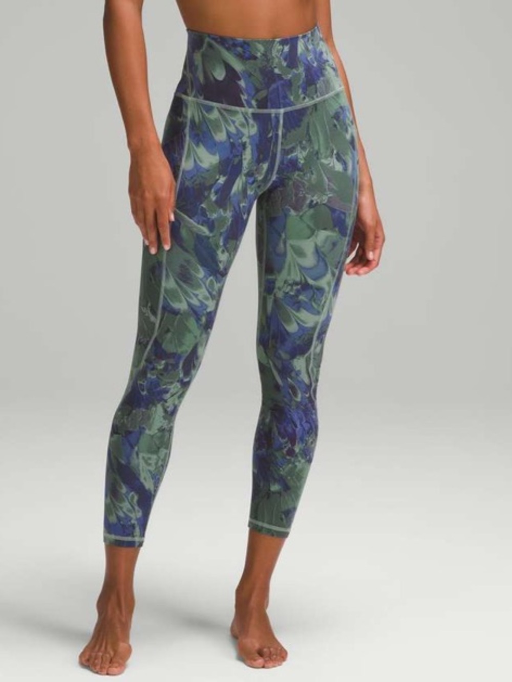Lululemon Align High-Rise Pant w/Pockets
NOUVEAU MARBLE Palm Court Multi size 2